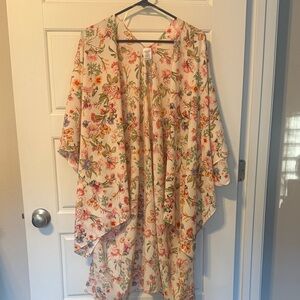 Elegant Floral Kimono in Cream and Multicolor